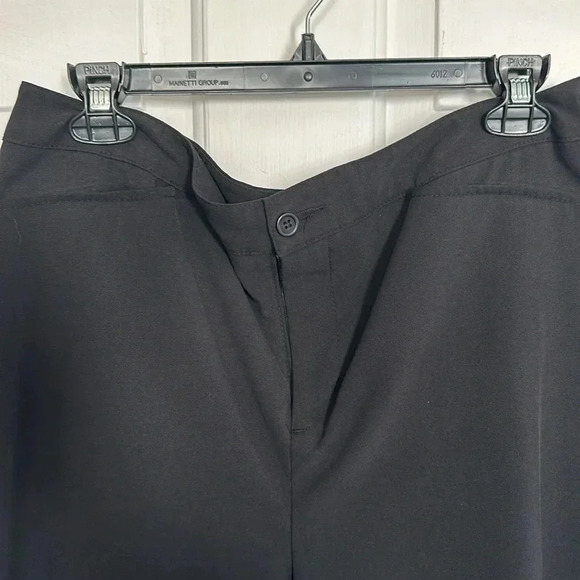 Christopher & Banks Black Capri Size 12 - Picture 2 of 4
